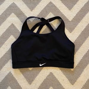 Nike maximum support sports bra size M worn once